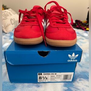 Excellent Women’s Sneaker in great condition!!!